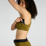 Stamina Scoop Neck Run Bra · Mujer